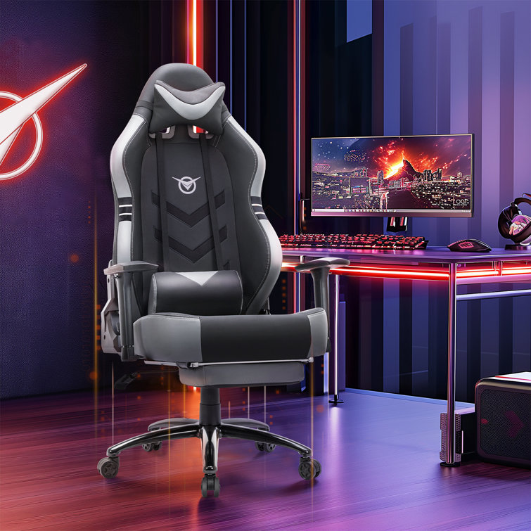 Gaming chair best sale with retractable footrest